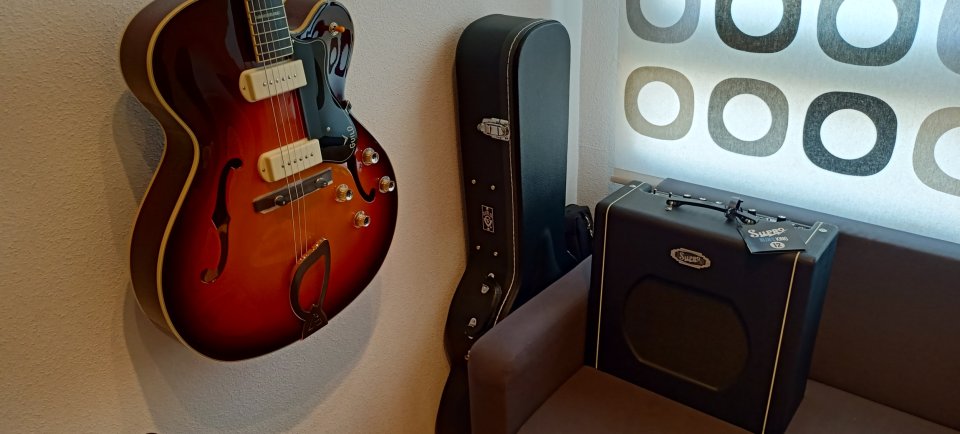 Guitarra electrica Guild Manhattan x-175