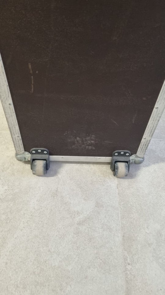 Flightcase para teclado o equipo con ruedas