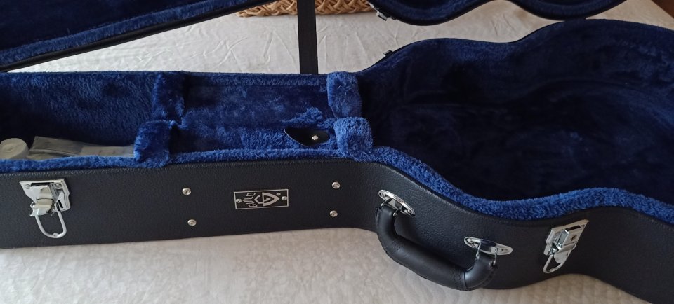 Guitarra electrica Guild Manhattan x-175