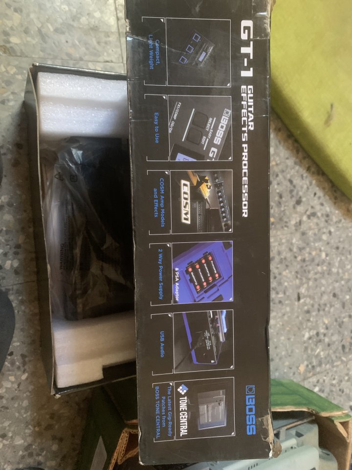 Boss GT-1 guitar modeler y effectos de segunda mano · Foto 5 de 5 · Madrid · 90 €