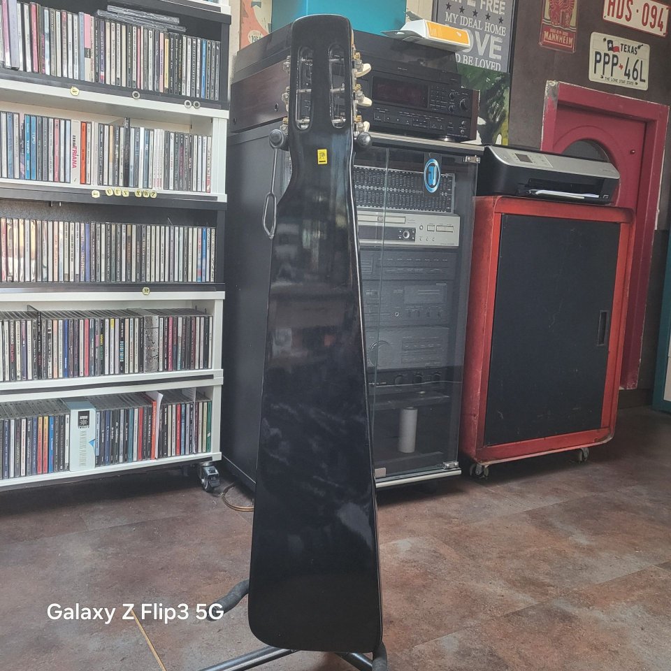 Guitarra lap steel de segunda mano · Foto 2 de 2 · Guadalajara · 60 €