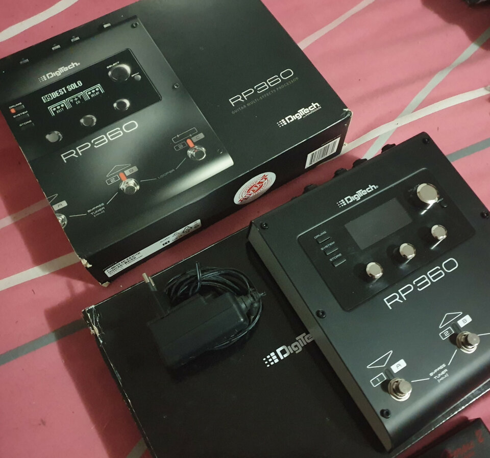 Digitech RP360, procesador multiefectos.