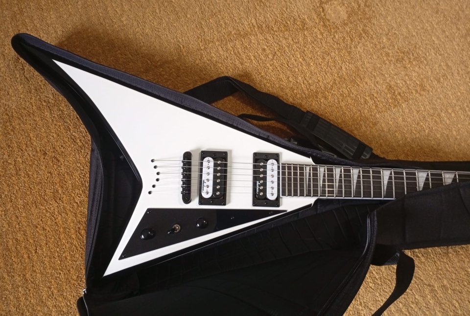 Jackson JS32T Rhoads AH WH + Funda Ortolá