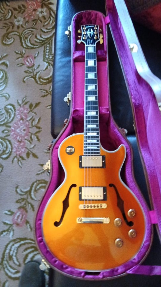 Gibson Custom Shop Limited Run Les Paul Florentine Orange Sparkle (2014) de segunda mano · Foto 1 de 5 · Zaragoza