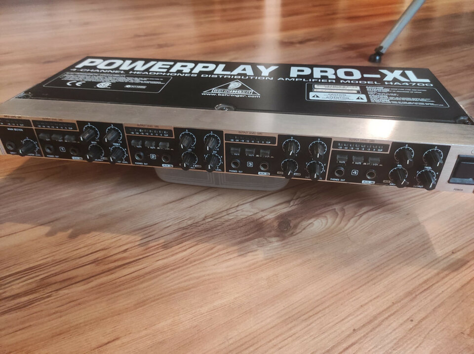 Amplificador de cascos Behringer Powerplay Pro XL – HA 4700