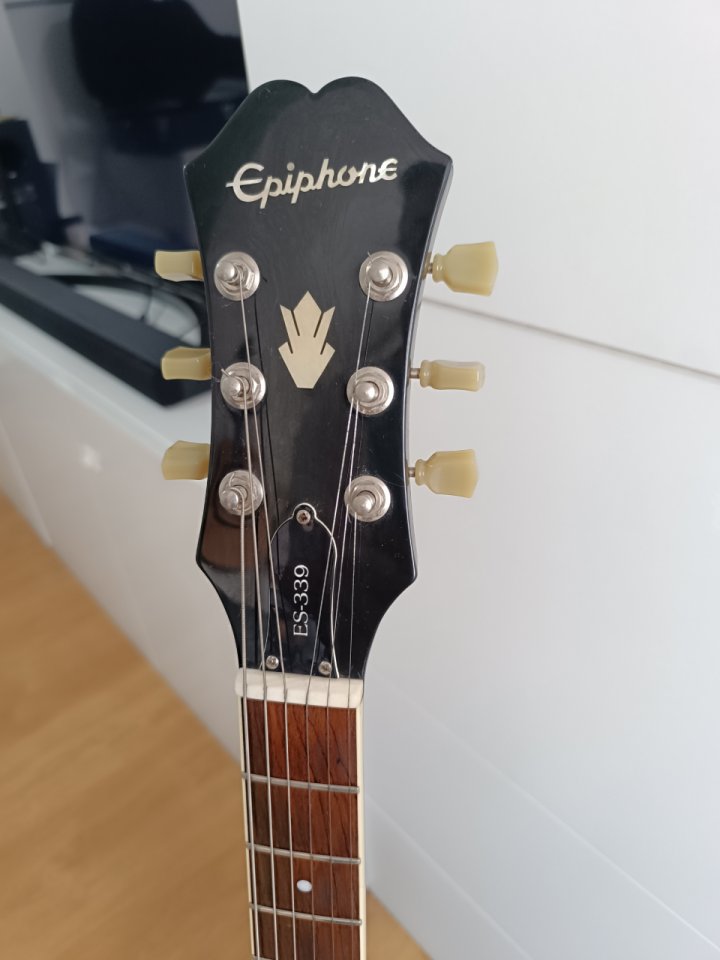 Epiphone ES-339 negra