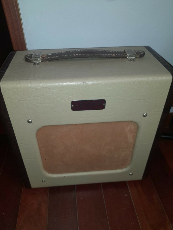 Fender Champion 600 Reissue