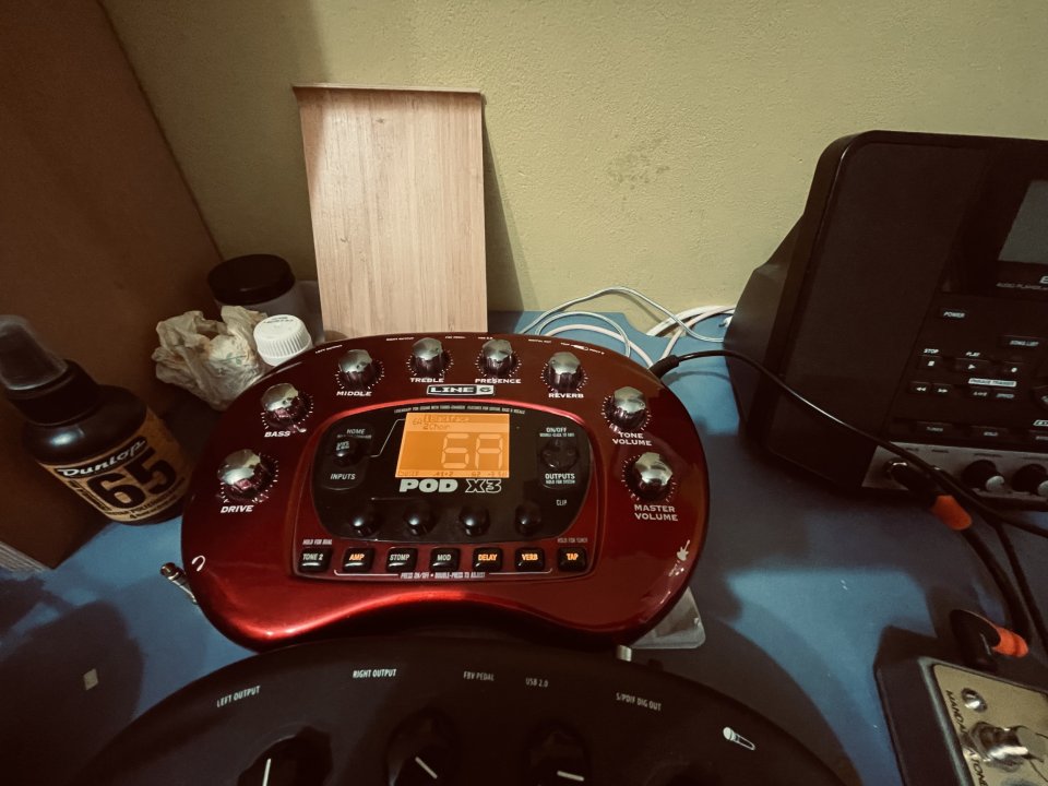 Vendo POD X3 de segunda mano · Foto 1 de 2 · León · 100 €