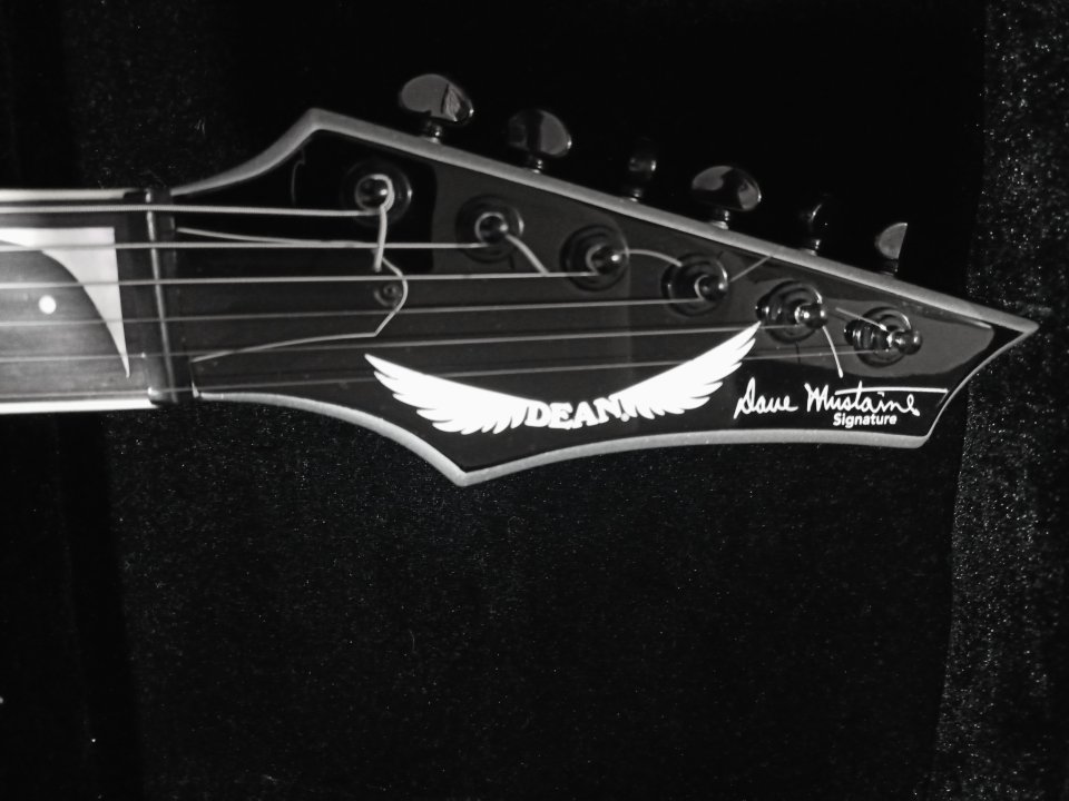 Dean Guitars Zero Silver Dave Mustaine signature de segunda mano · Foto 3 de 9 · A Coruña · 1990 €