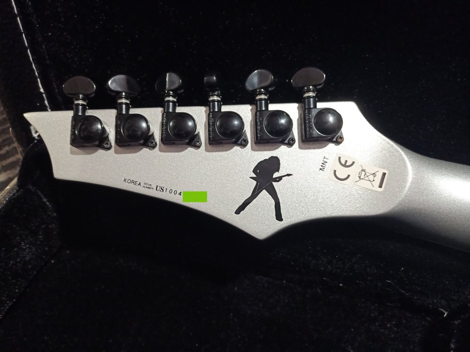 Dean Guitars Zero Silver Dave Mustaine signature de segunda mano · Foto 4 de 9 · A Coruña · 1990 €