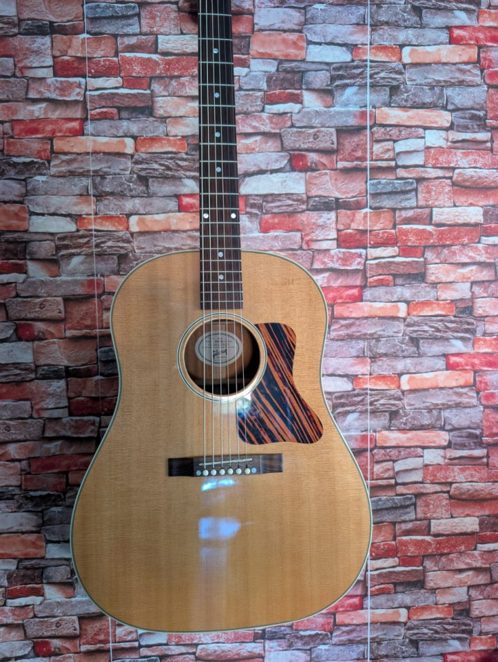 Gibson J-35 (2015) de segunda mano · Foto 1 de 10 · Palencia · 1500 €