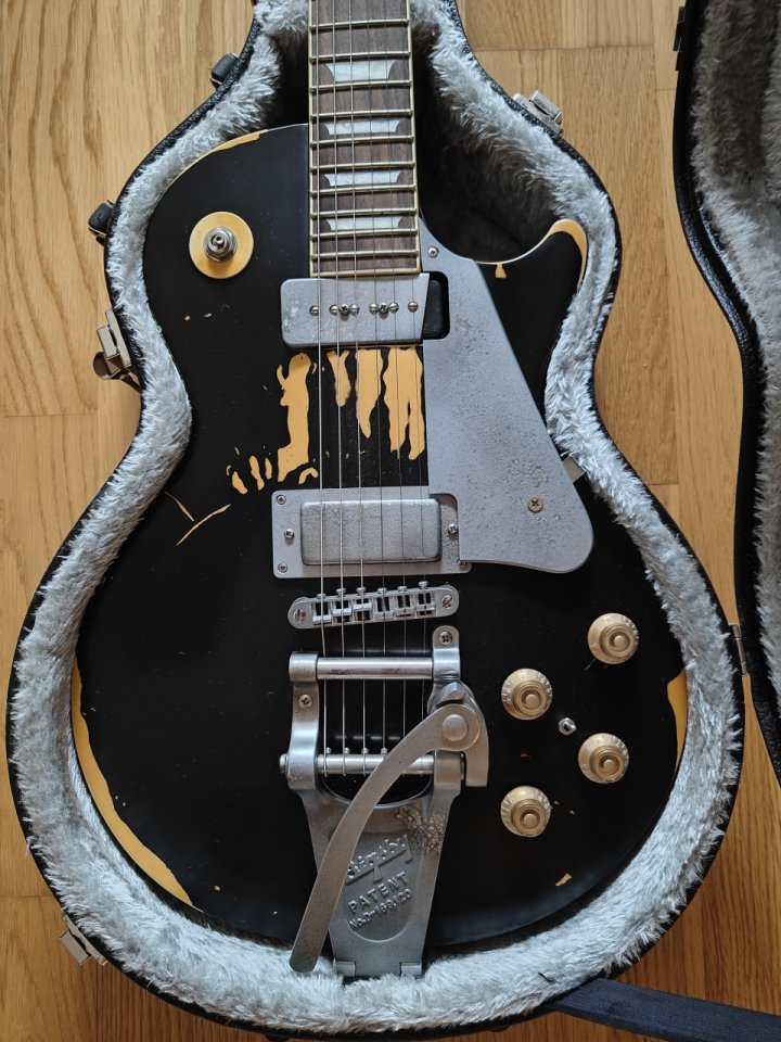 Replica OLD BLACK NEIL YOUNG