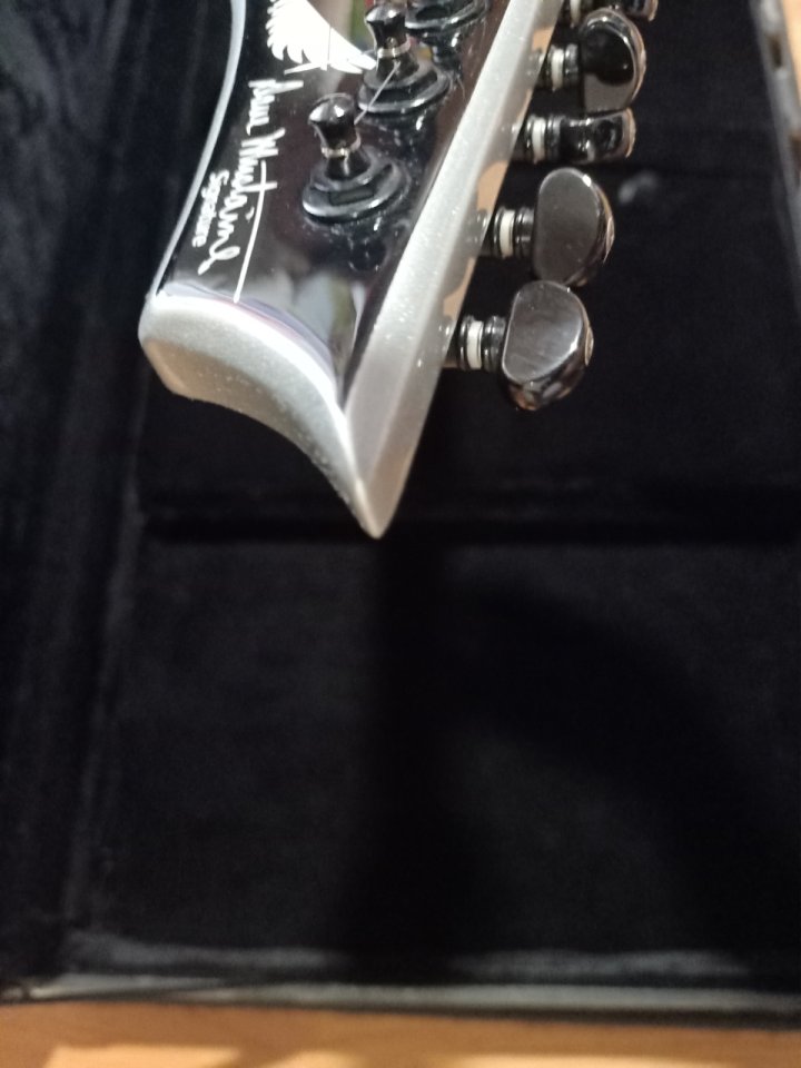 Dean Guitars Zero Silver Dave Mustaine signature de segunda mano · Foto 6 de 9 · A Coruña · 1990 €