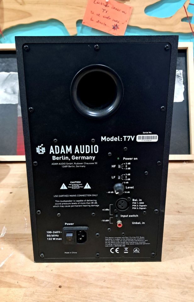 Monitor Adam Audio T7V de segunda mano · Foto 5 de 5 · Málaga · 150 €
