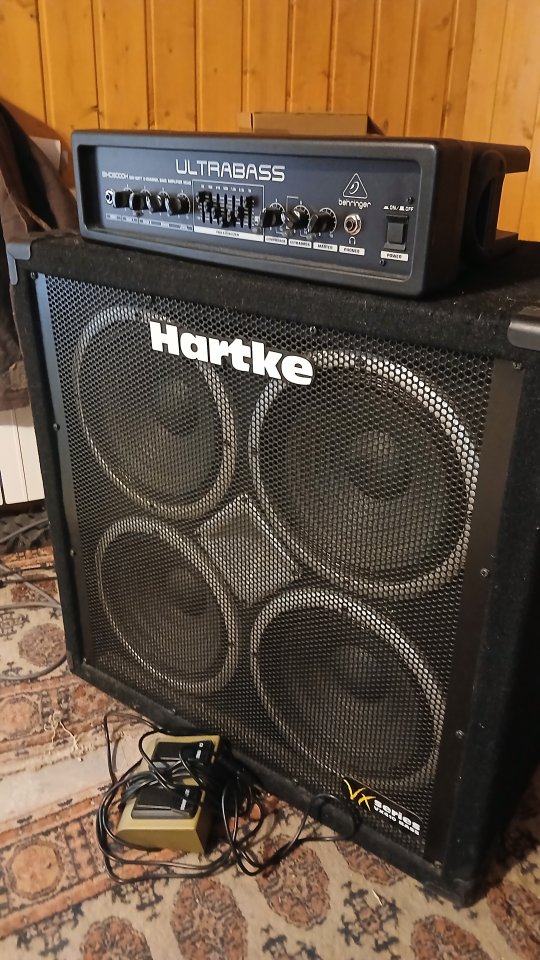 Cabezal Behringer UltraBass BXD3000H + pantalla HARTKE VX410