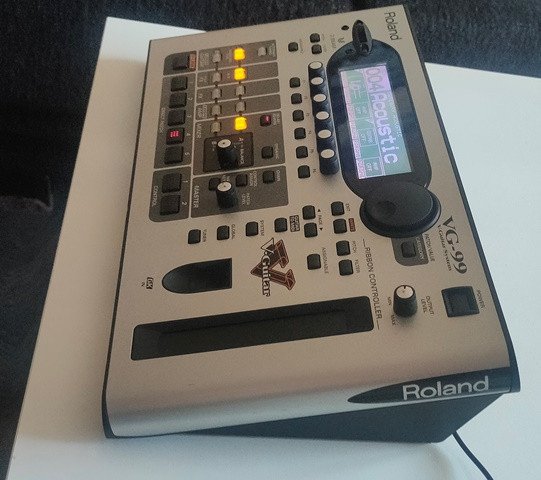 Roland VG-99 + Roland GK-3 + Roland GKC-5 de segunda mano · Foto 4 de 7 · Burgos · 490 €
