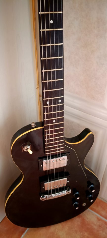 ¡!Ojo Lee anuncio entero!¡ Guitarra Hondo de segunda mano · Foto 8 de 9 · Madrid · 70 €