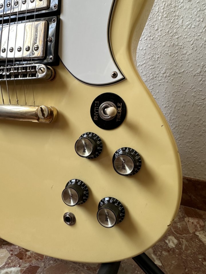 Epiphone SG G-400 Les Paul Custom de segunda mano · Foto 4 de 10 · Almería · 600 €