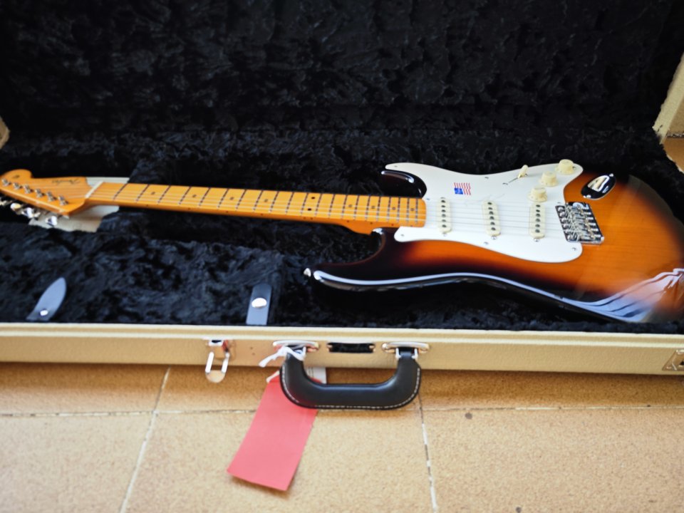 Fender Eric Johnson Stratocaster de segunda mano · Foto 2 de 10 · Girona · 2100 €