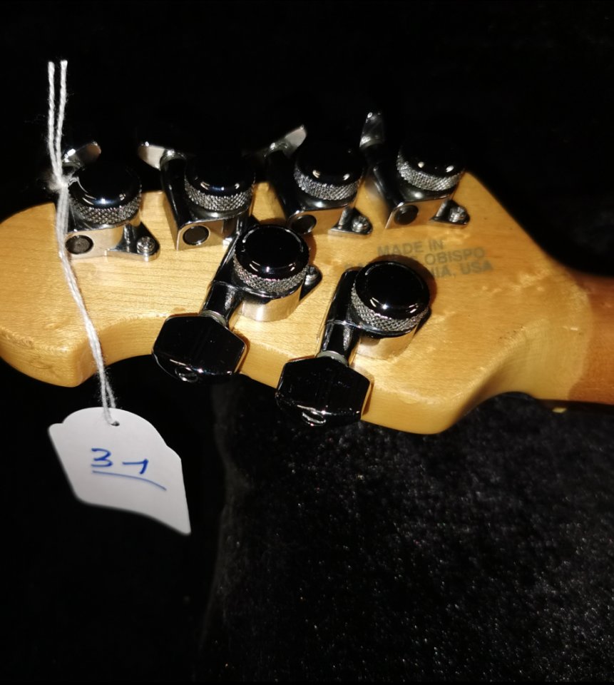 Music man Silhouette 2001