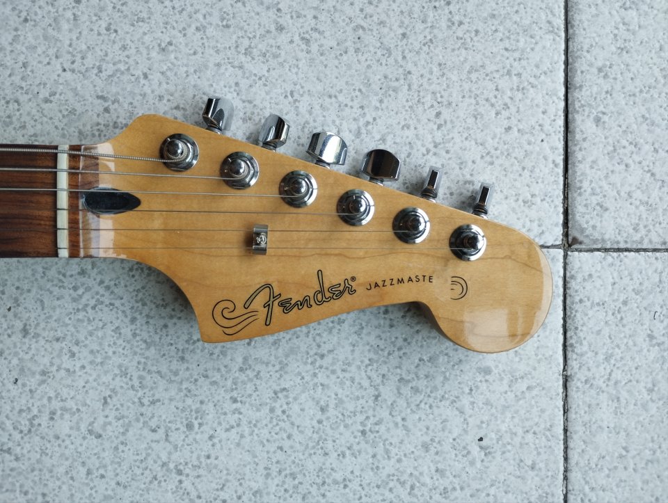 Fender Jazzmaster Player (México) de segunda mano · Foto 5 de 6 · Madrid · 595 €