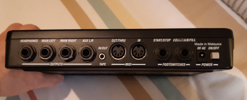 Alesis SR-16 - Caja de ritmos