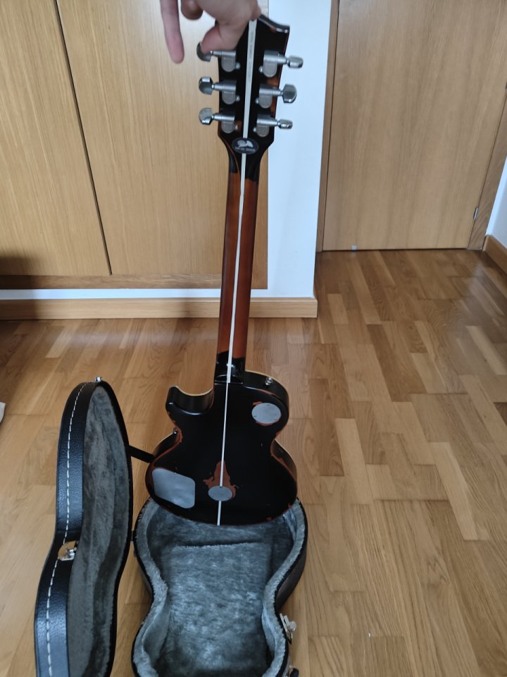 Replica OLD BLACK NEIL YOUNG