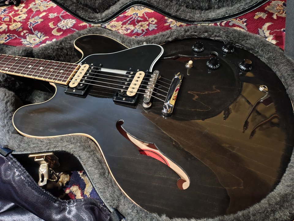 Gibson ES-335- 2011 Edición Especial de segunda mano · Foto 2 de 10 · Granada · 2600 €