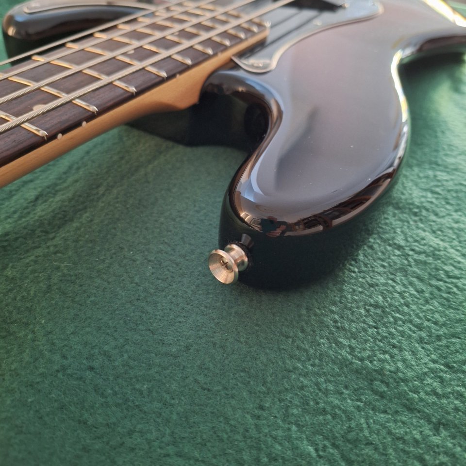 Fender Precision Bass American Performer RW 3-Tone Sunburst de segunda mano · Foto 8 de 10 · Sevilla · 1275 €