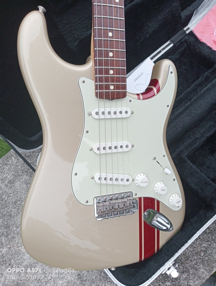 Fender StratocasterJohn Mayer Signature 2005 – Shoreline Gold – Big Dipper de segunda mano · Foto 9 de 10 · A Coruña · 2750 €