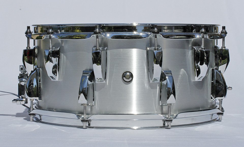 Caja de 14"x6,5" con casco de aluminio y 12+8 divisiones de segunda mano · Foto 4 de 10 · Segovia · 310 €