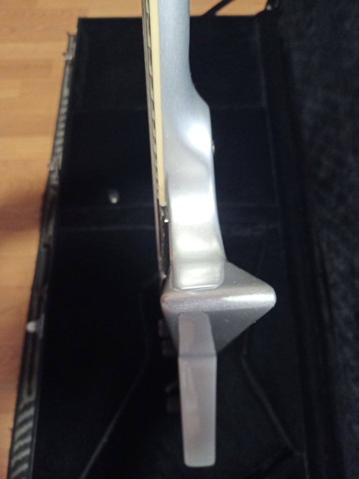 Dean Guitars Zero Silver Dave Mustaine signature de segunda mano · Foto 7 de 9 · A Coruña · 1990 €
