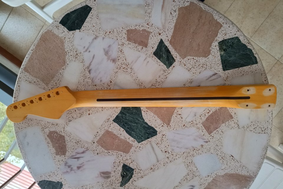 Mástil tipo Stratocaster de segunda mano · Foto 3 de 4 · Barcelona · 40 €