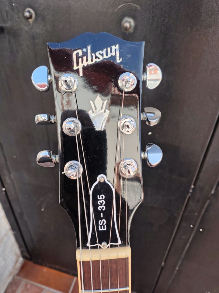 Gibson ES-335- 2011 Edición Especial de segunda mano · Foto 3 de 10 · Granada · 2600 €