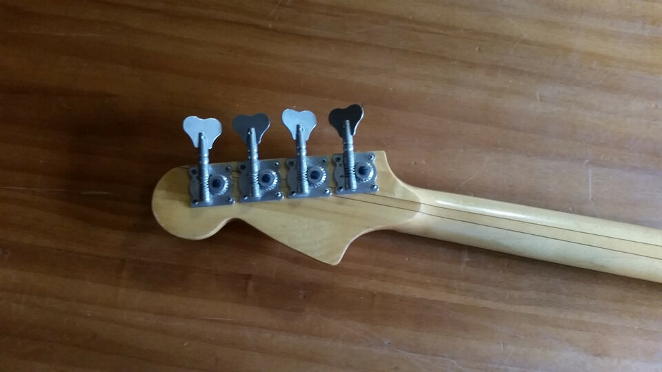 Bajo marca MELODY, fabricado en Italia, años 60/70