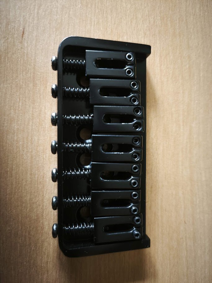 Mercadillo hardware de guitarra/bajo: puentes, clavijas y otros de segunda mano · Foto 6 de 7 · Asturias