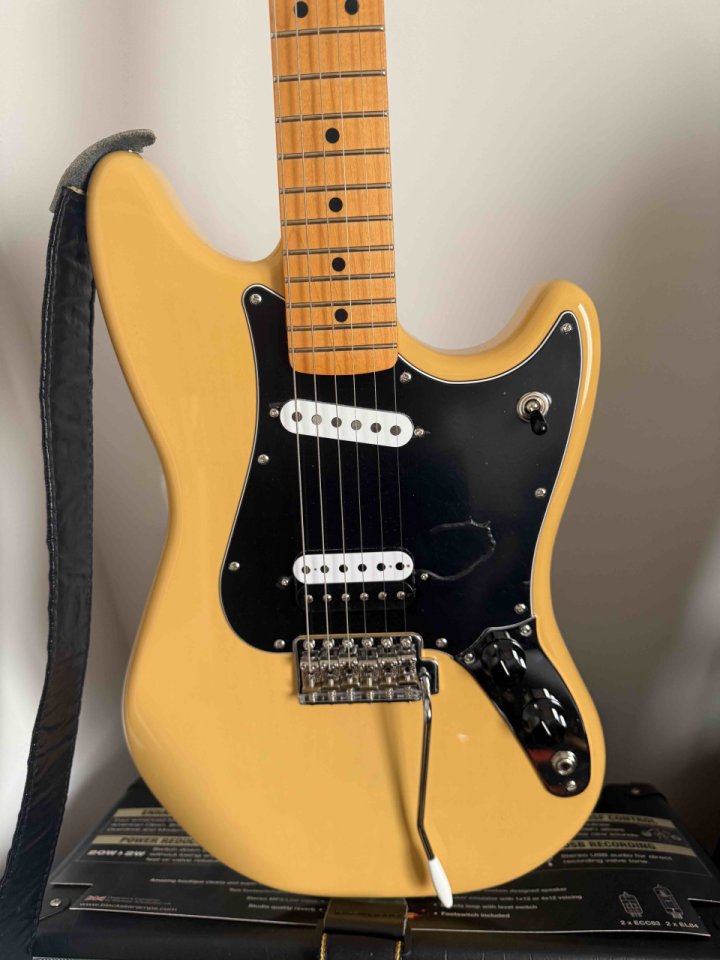 Fender Cyclone MN LTD MIJ + maleta