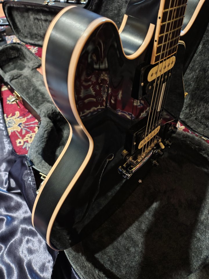 Gibson ES-335- 2011 Edición Especial de segunda mano · Foto 5 de 10 · Granada · 2600 €