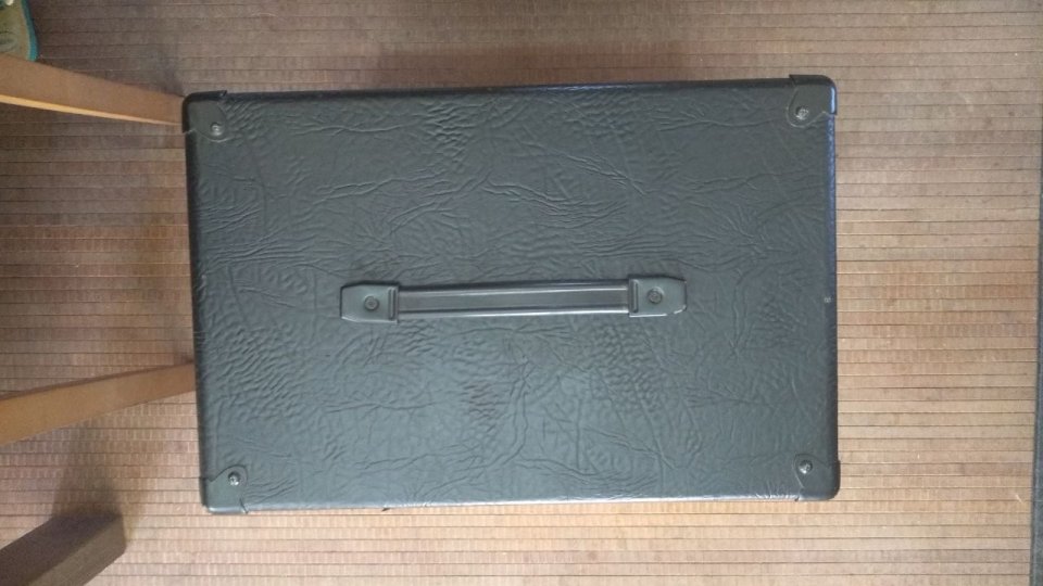 Pantalla Altavoz Guitarra Harley Benton 112 + Jensen de segunda mano · Foto 7 de 9 · Valencia · 100 €