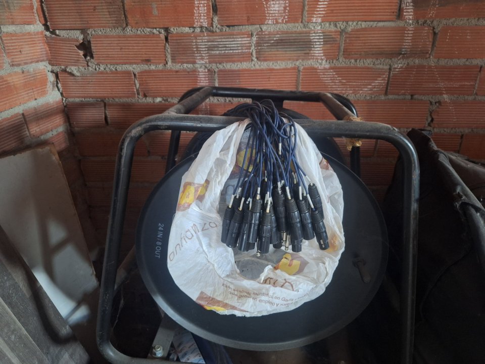 Mangurra escenario 30 metros, 24 envíos 8 retornos de segunda mano · Foto 2 de 4 · Lugo · 270 €