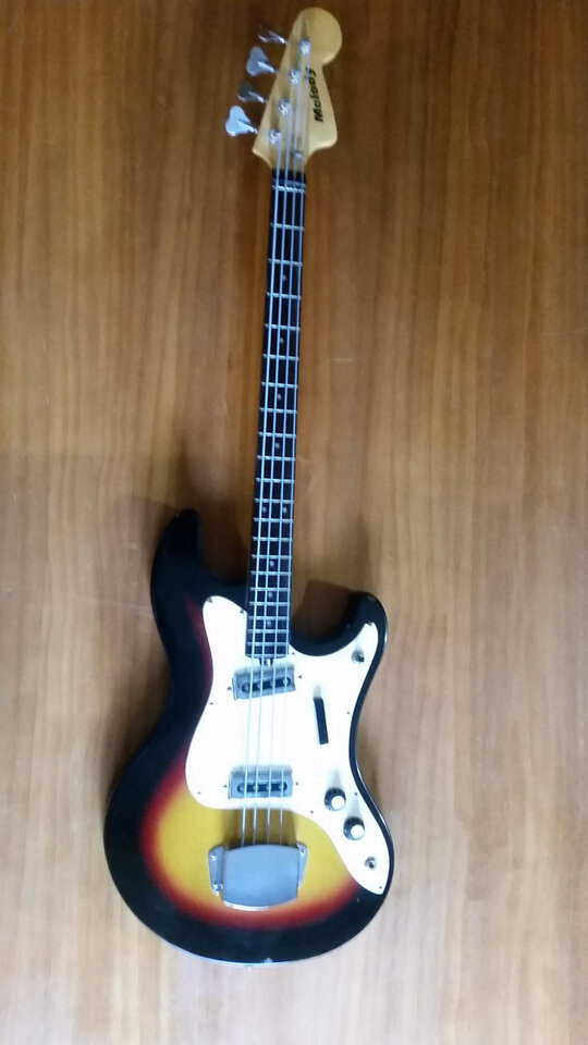 Bajo marca MELODY, fabricado en Italia, años 60/70