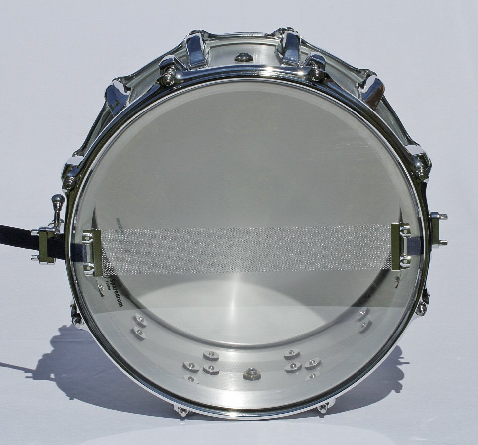 Caja de 14"x6,5" con casco de aluminio y 12+8 divisiones de segunda mano · Foto 9 de 10 · Segovia · 310 €