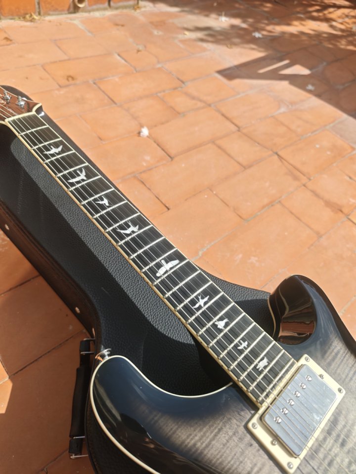 PRS SE Hollowbody Charcoal Burst + Estuche de segunda mano · Foto 4 de 9 · Alicante · 740 €