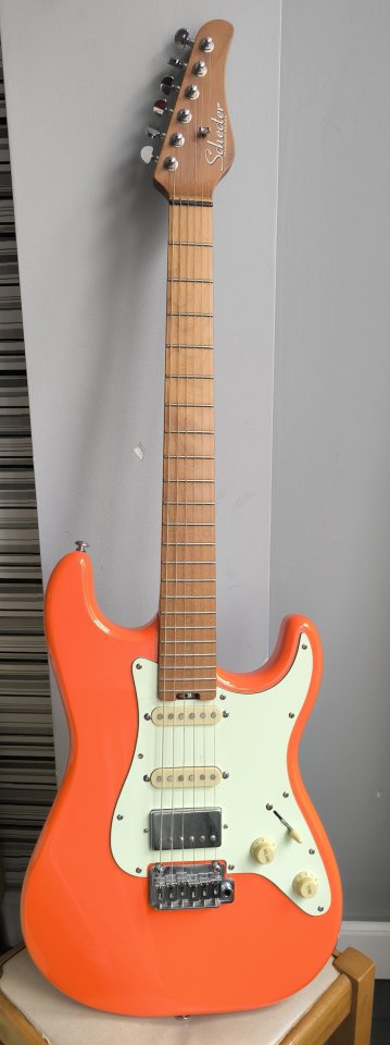 Schecter Nick Johnston HSS orange de segunda mano · Foto 1 de 10 · Bizkaia