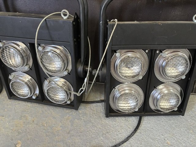 Cegadoras 4 lamparas Showtec con dimmer de segunda mano · Foto 2 de 6 · Murcia · 90 €