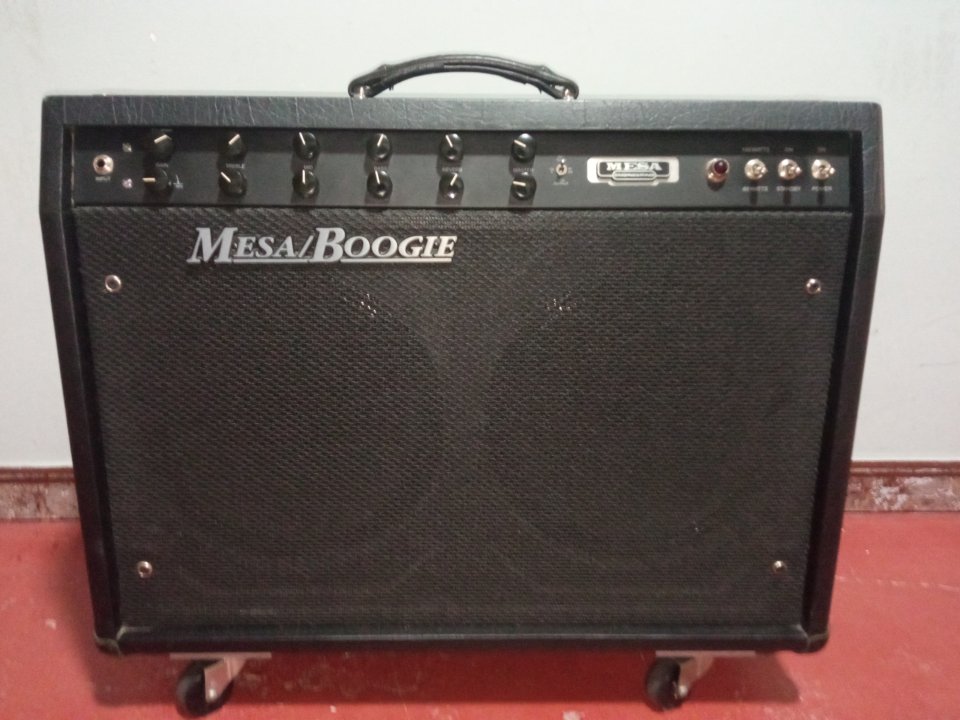 O cambio. Amplificador Mesa Boogie F100