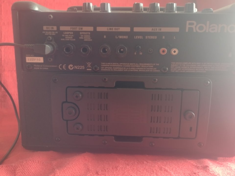 Roland AC 33