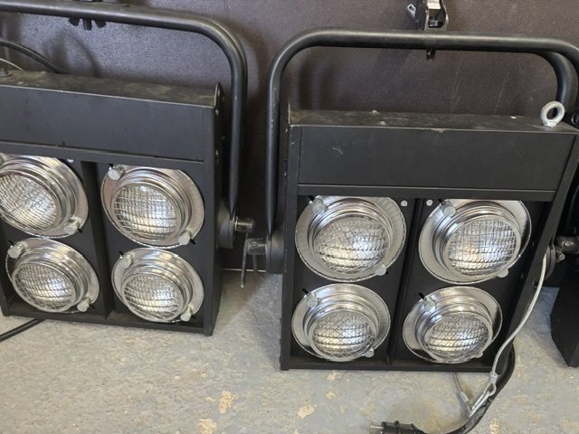 Cegadoras 4 lamparas Showtec con dimmer de segunda mano · Foto 3 de 6 · Murcia · 90 €