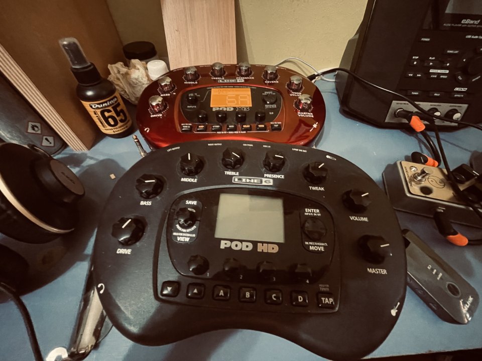 Vendo POD HD de segunda mano · Foto 1 de 3 · León · 100 €