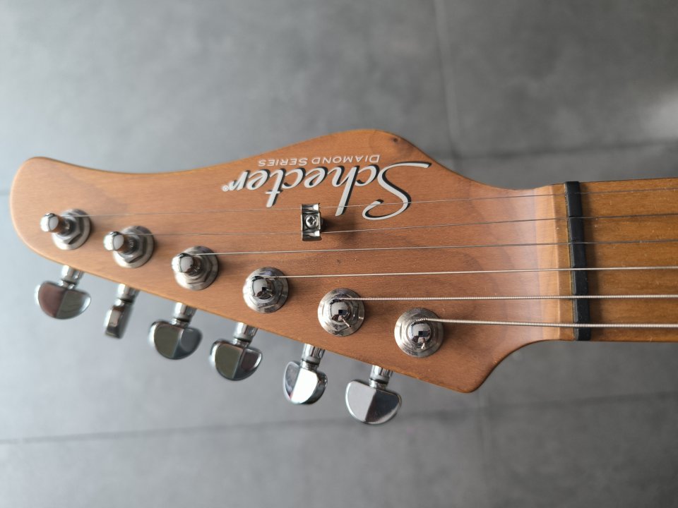 Schecter Nick Johnston HSS orange de segunda mano · Foto 3 de 10 · Bizkaia